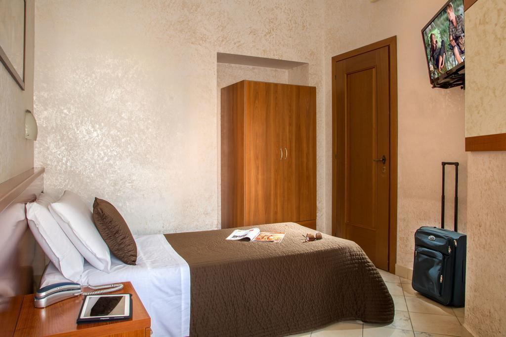 Hotel Luciani Róma Kültér fotó
